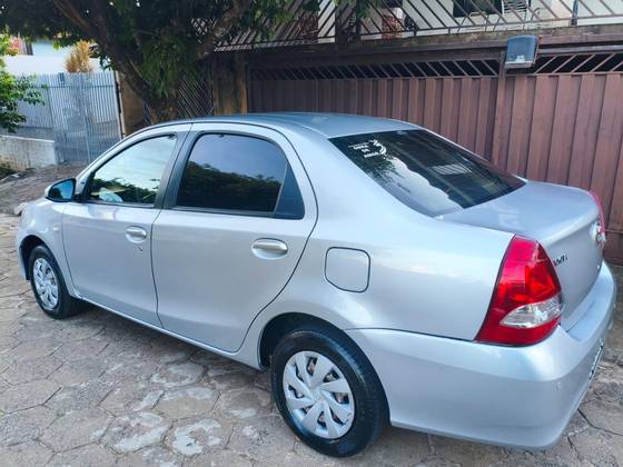 TOYOTA ETIOS 1.5 XS SEDAN 16V FLEX 4P AUTOMÁTICO